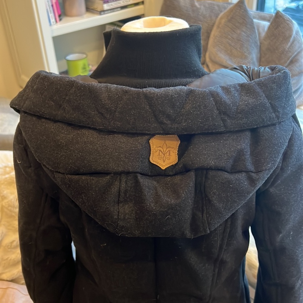 Coat - Picture 4 of 7